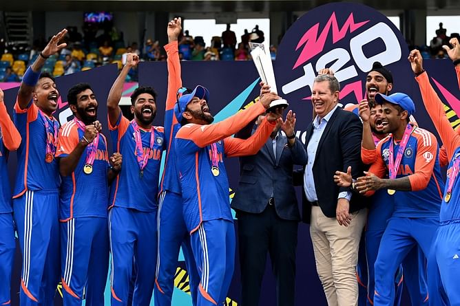 [Watch] How Kuldeep Yadav taught Rohit Sharma to lift trophy like Lionel Messi after T20 World Cup triumph