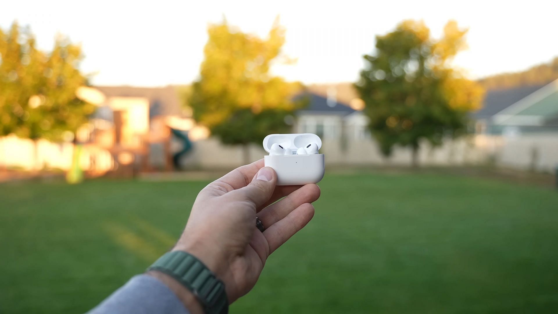 The AirPods Pro (2nd gen) (Image by @Max Tech/YouTube)