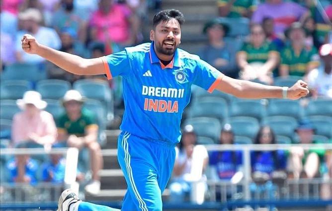 [Watch] Avesh Khan gets rid of Sikandar Raza with a brilliant bouncer in IND vs ZIM 2nd T20I