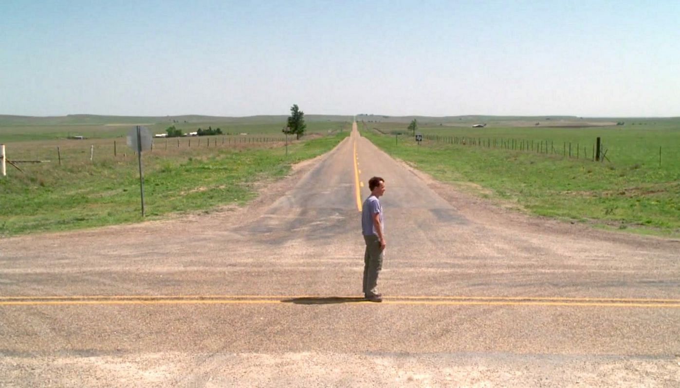 Cast Away ends with the protagonist, Chuck, facing a crossroads. (Image via 20th Century Fox)