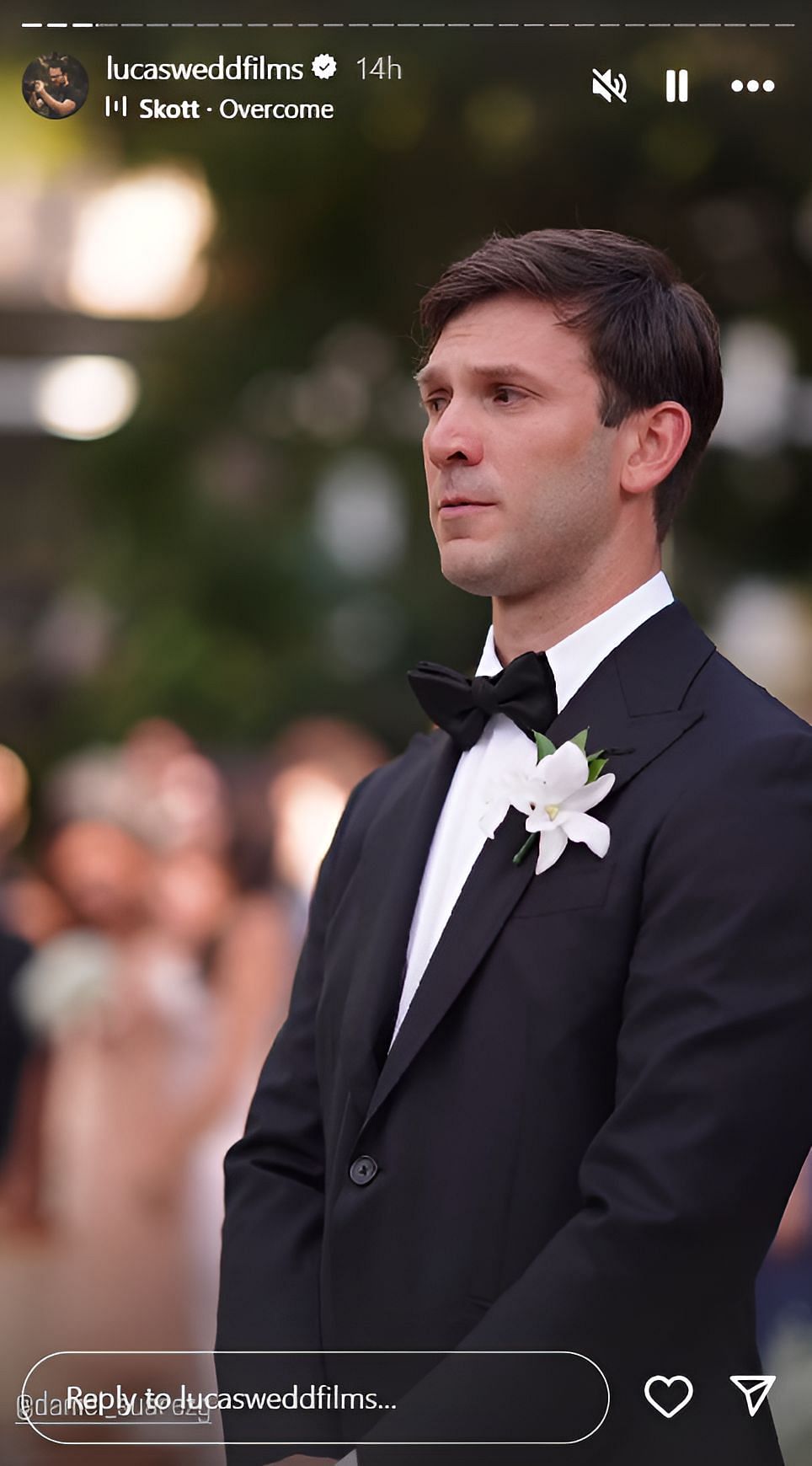 Daniel Saurez waiting for his bride Julia Piquet&#039;s arrival (Photo via Lucas Freitas on Instagram)