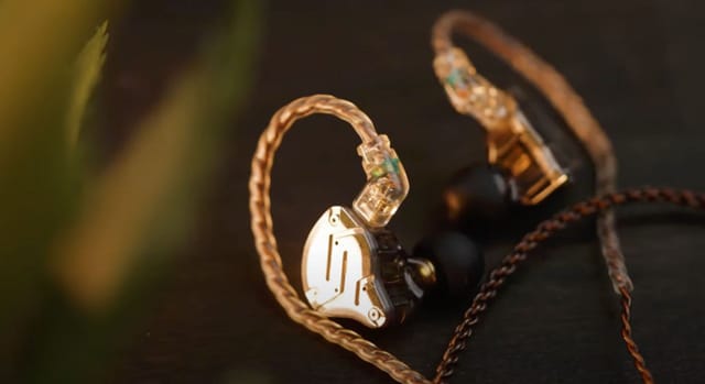 Gaming headphones vs IEMs: Which is best in 2024?