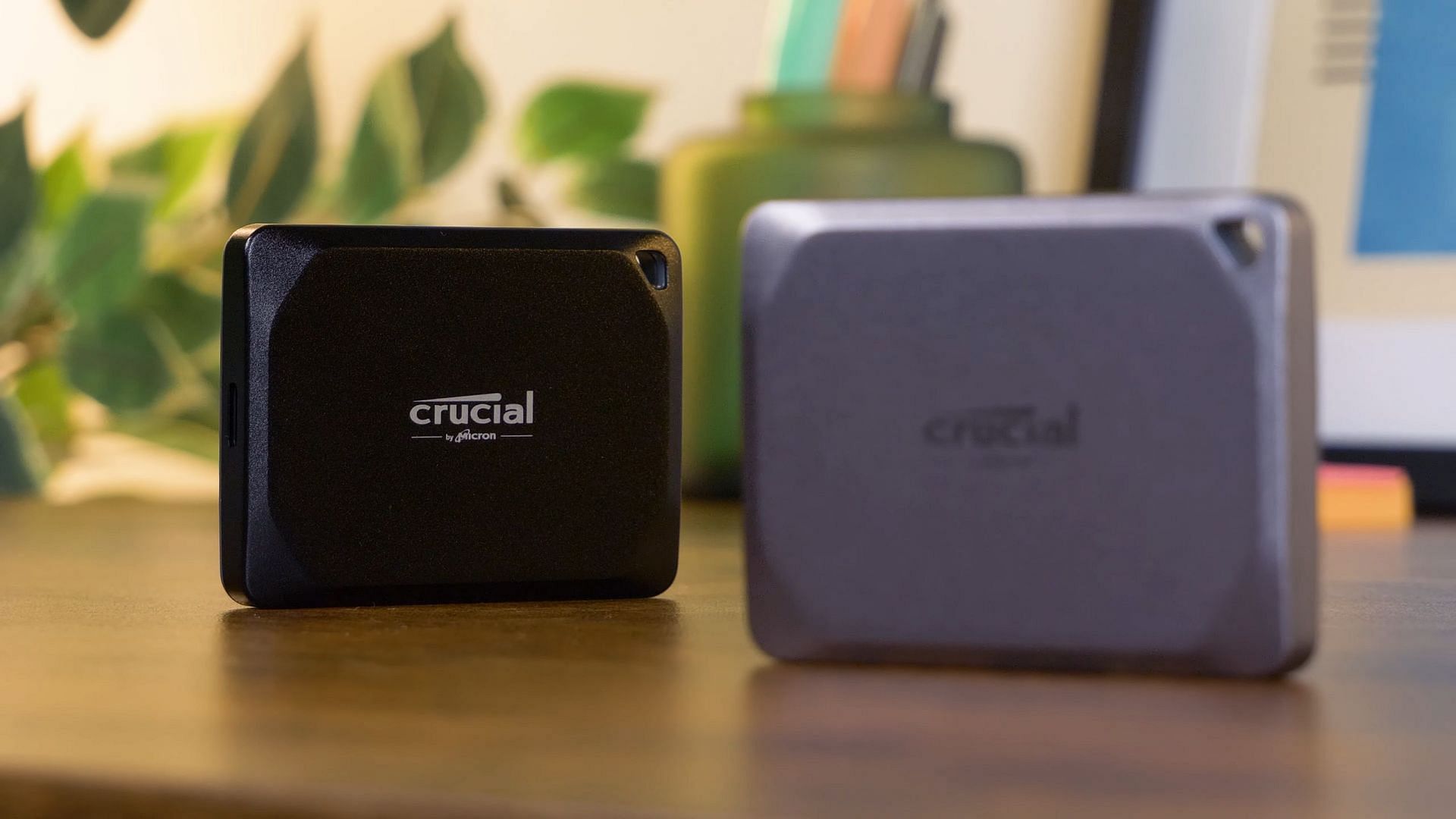 The Crucial X10 SSD (Image via @Box.co.uk/YouTube)