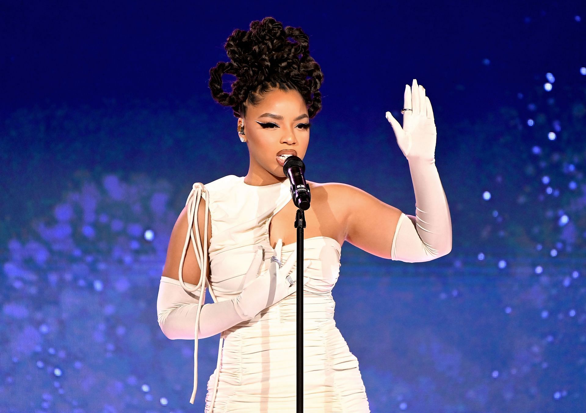 Chloe Bailey at 2023 ESSENCE Black Women In Hollywood Awards - Inside (Photo by Paras Griffin/Getty Images for ESSENCE)