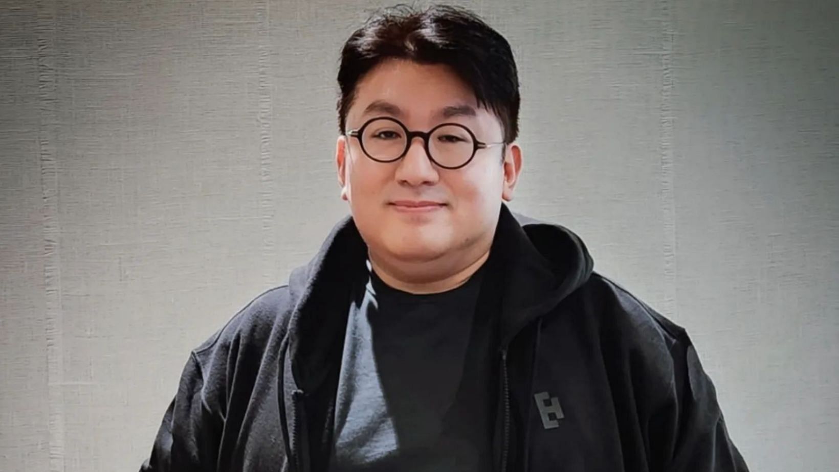 Bang Si-hyuk speculated of buying a $26.4 million mansion in LA under the disguise of a hidden subsidiary. (Image via Instagram/@hitmanb72)