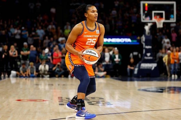 Alyssa Thomas’s salary, Contract Breakdown, Bonuses, Terms & more