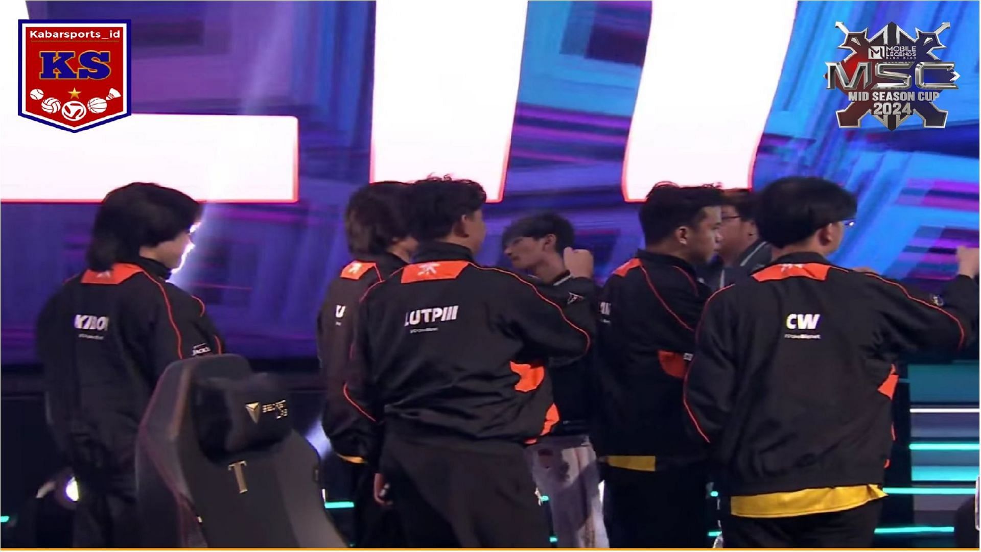 Fnatic ONIC faced a surprise exit from the Group Stages as they were defeated by See You Soon (Image via Esports World Cup)