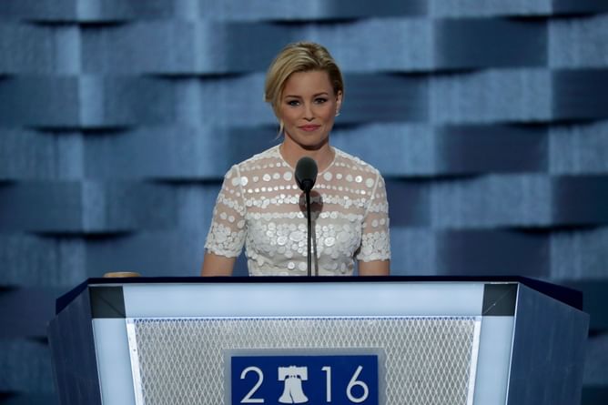 "He is my guardian angel"— Elizabeth Banks recalls crew member saving her from "super scary" choking incident on set of upcoming thriller