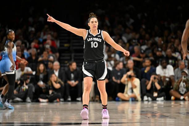 How many points does Kelsey Plum average