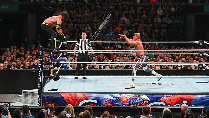 WWE से रिटायरमेंट का नाटक करने वाले पूर्व चैंपियन की 8 साल बाद हुई 'घर वापसी', 44 साल के दिग्गज को किया चारों खाने चित, अंत में दिखा मनमोहक पल