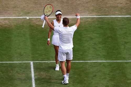 Hsieh Su-Wei and Jan Zielinksi will be contesting the mixed doubles final.