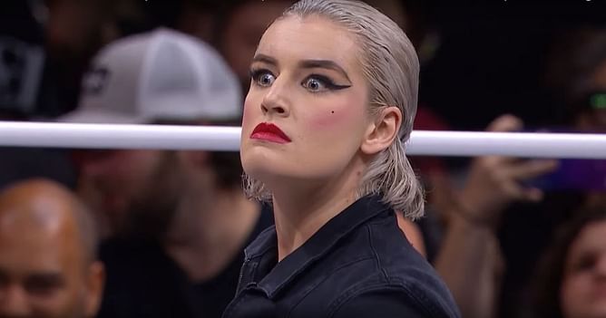 Toni Storm finally comments on top AEW star's betrayal; breaks down in tears