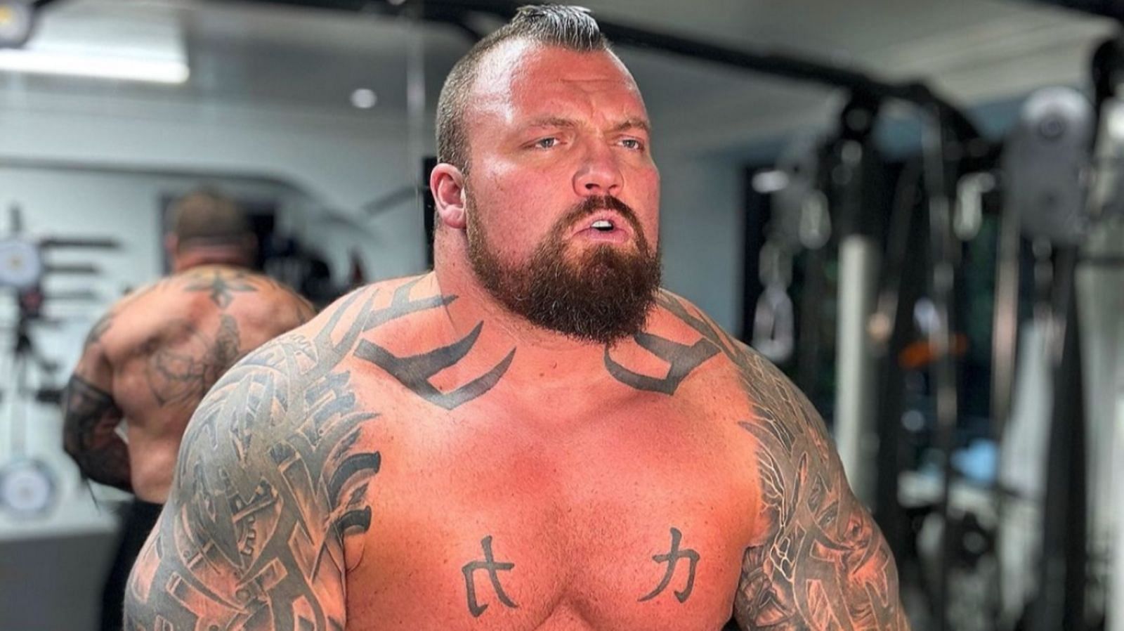 How much can Eddie Hall squat (image source: @eddiehallwsm on Instagram)