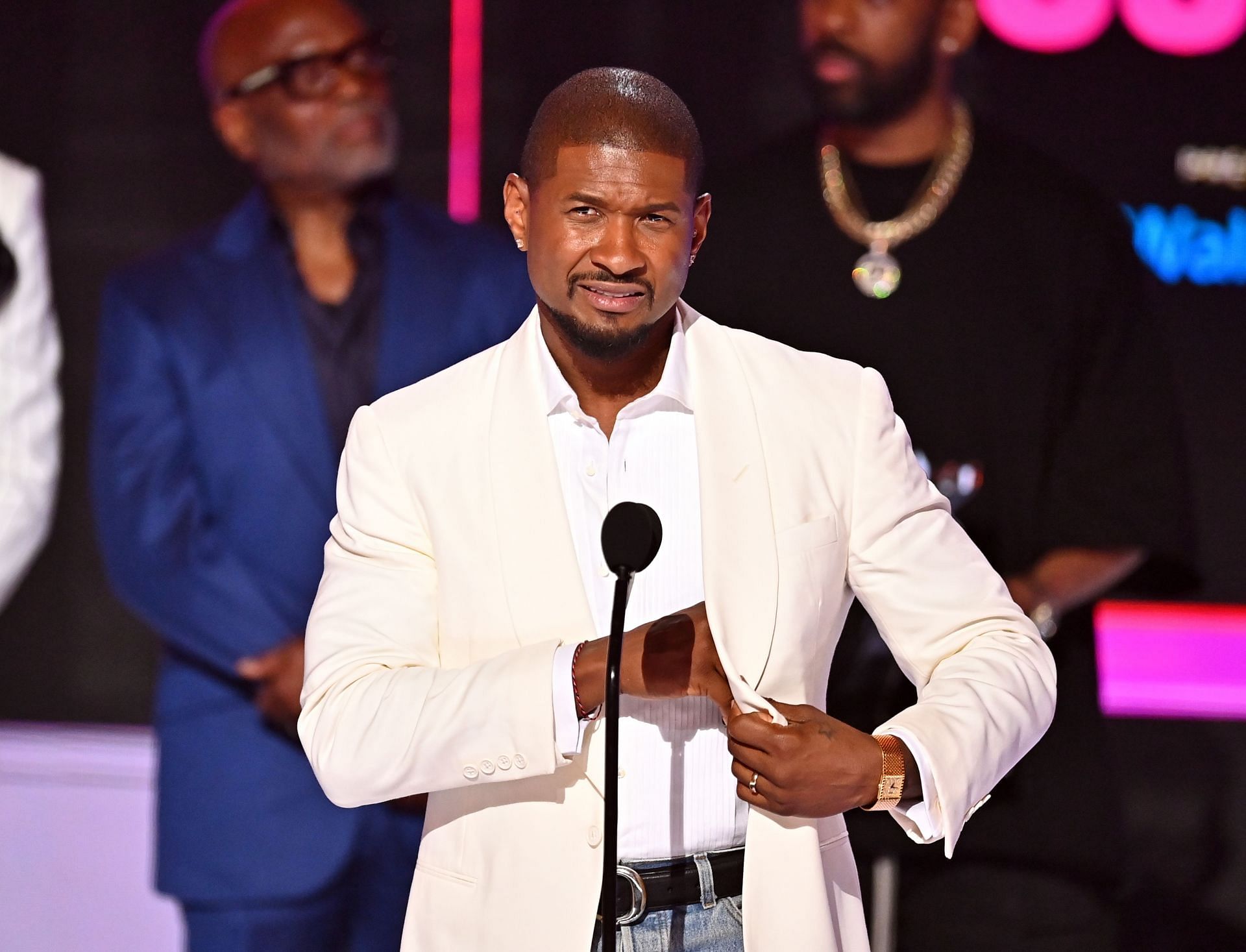 What happened during Usher’s acceptance speech at the 2024 BET Awards