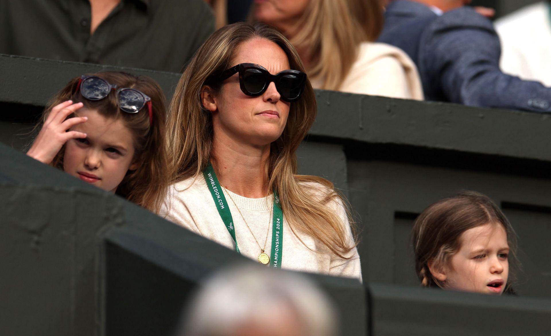 (Left to right) Murray's daughter Sophia, wife Kim and daughter Edie (Image Source: Getty)