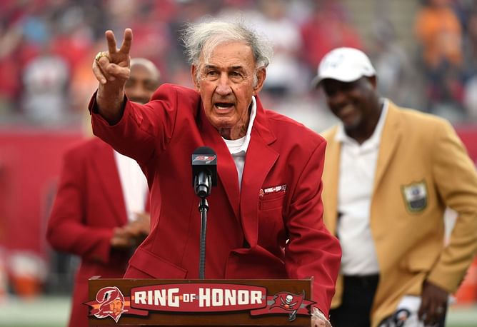 Keyshawn Johnson mourns Monte Kiffin’s death, anoints former Buccaneers DC as the greatest in NFL history