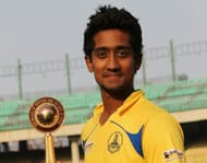 Ravisrinivasan Sai Kishore with the Vijay Hazare Trophy 2016-17 (Image Credits: Ravisrinivasan Sai Kishore's Instagram)