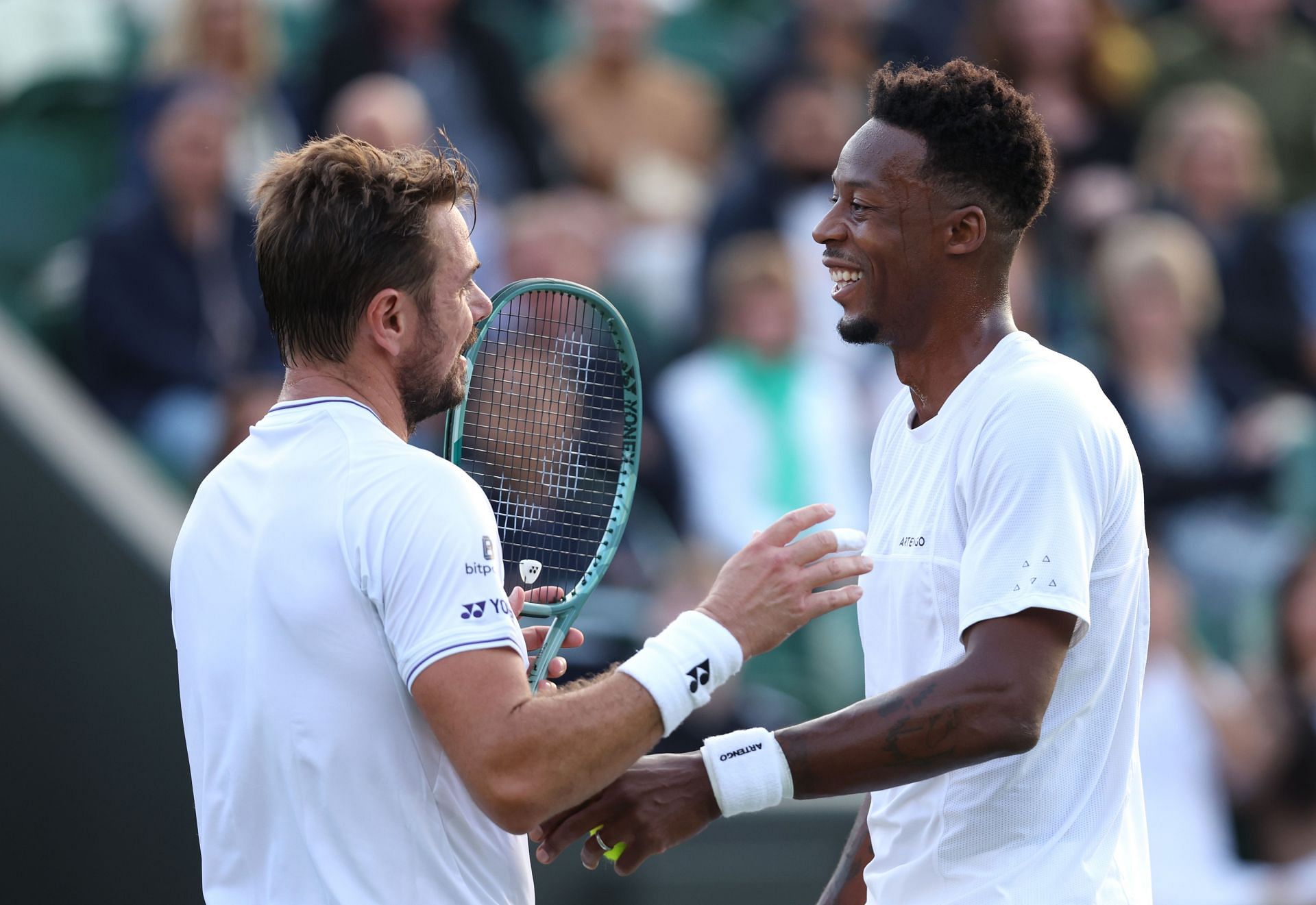 The duo share a light moment during their match (image source: GETTY)