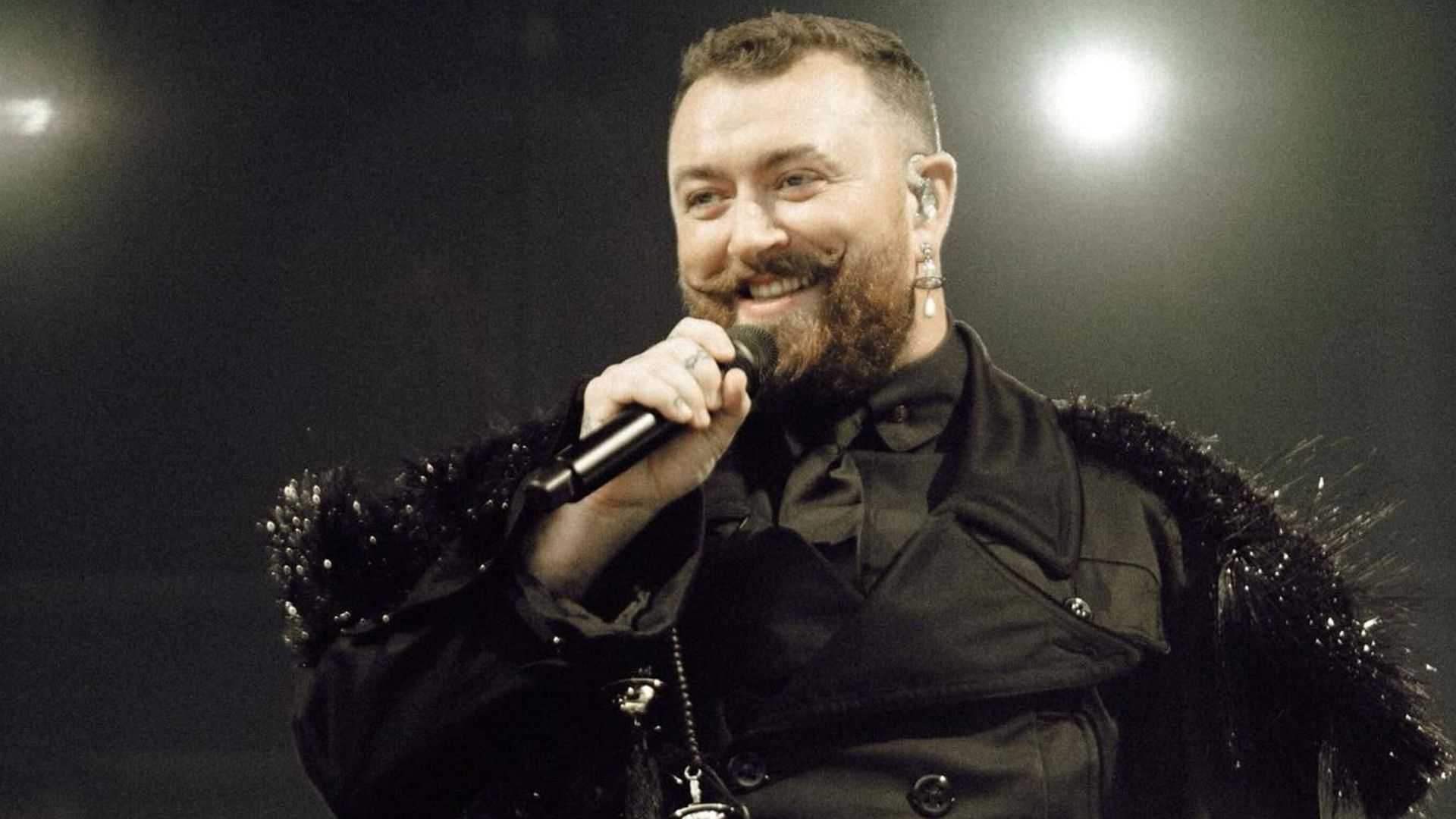 Sam Smith opened up about their skiing injury (Image via Instagram/@samsmith)