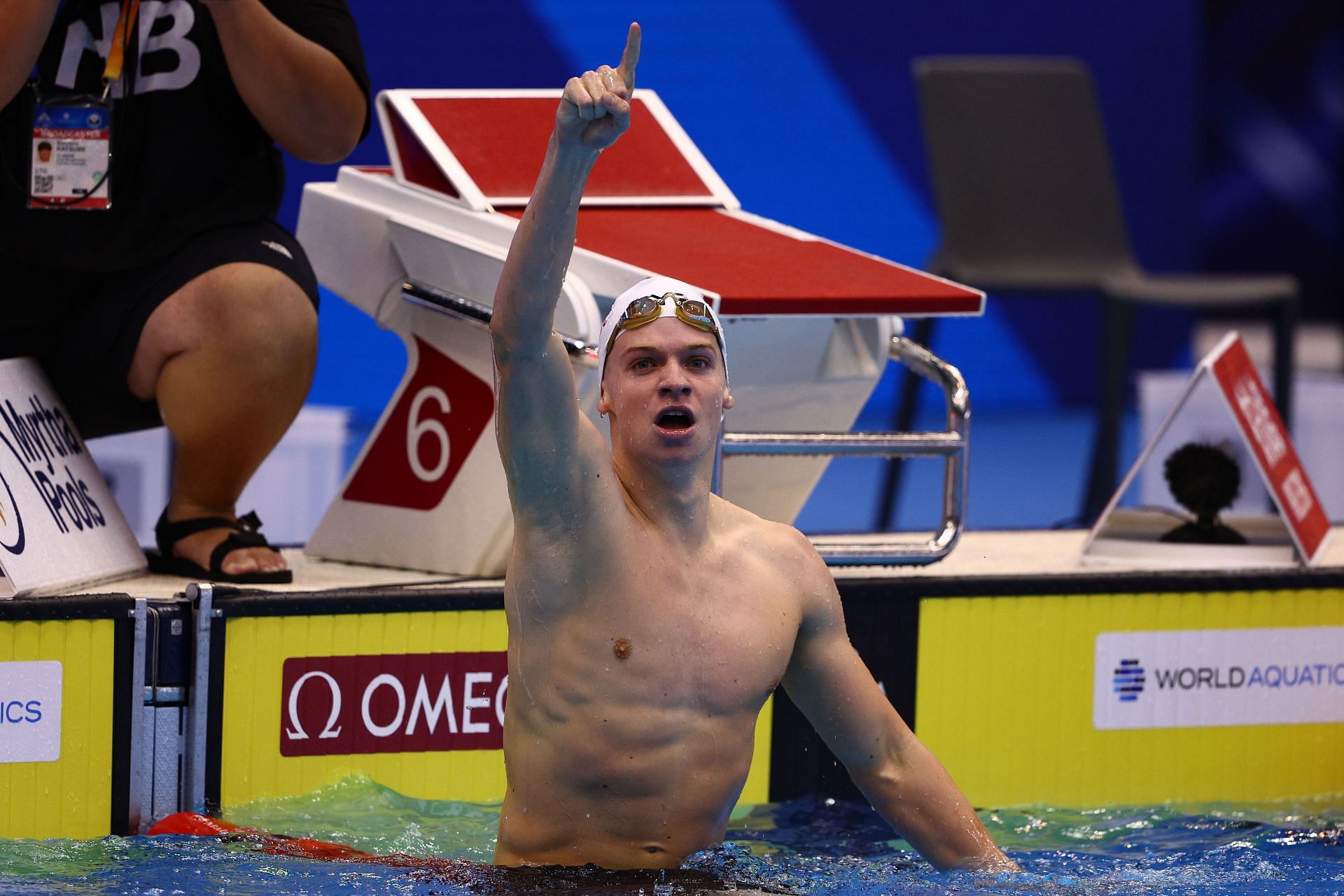 Leon Marchand celebrates winning gold in the Men&#039;s 400m Individual Medley Final in a new world record time of WR 4:02.50 at the 2023 World Aquatics Championships. (Photo by Clive Rose/Getty Images)