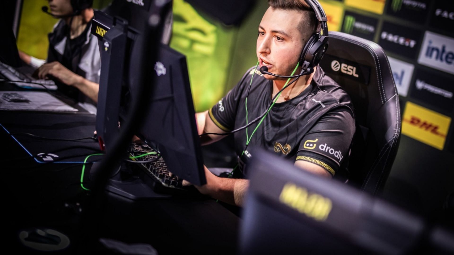 XANTARES’ CS2 settings (2024): Crosshair, configuration, sensitivity ...