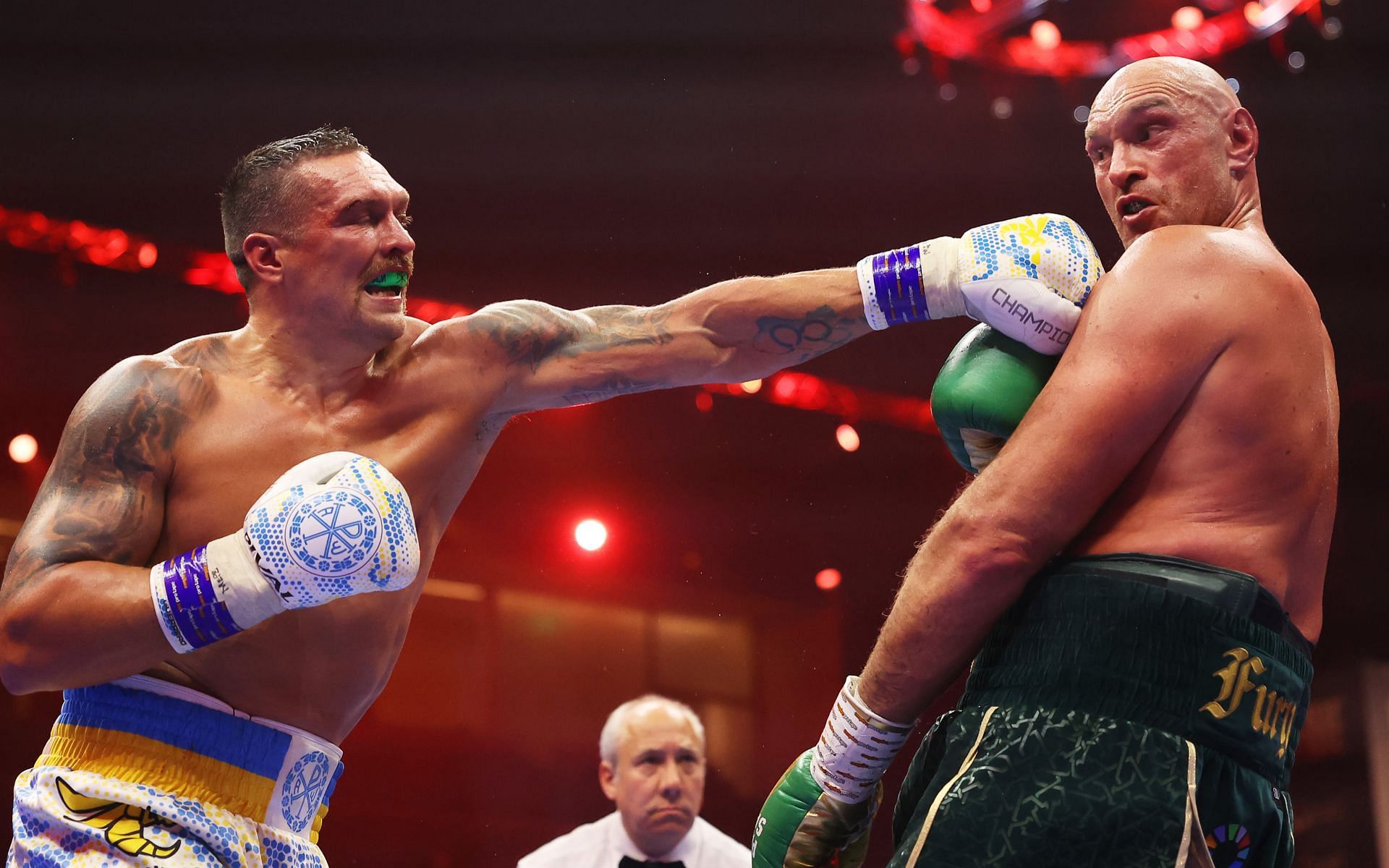 Oleksandr Usyk reacts to Tyson Fury