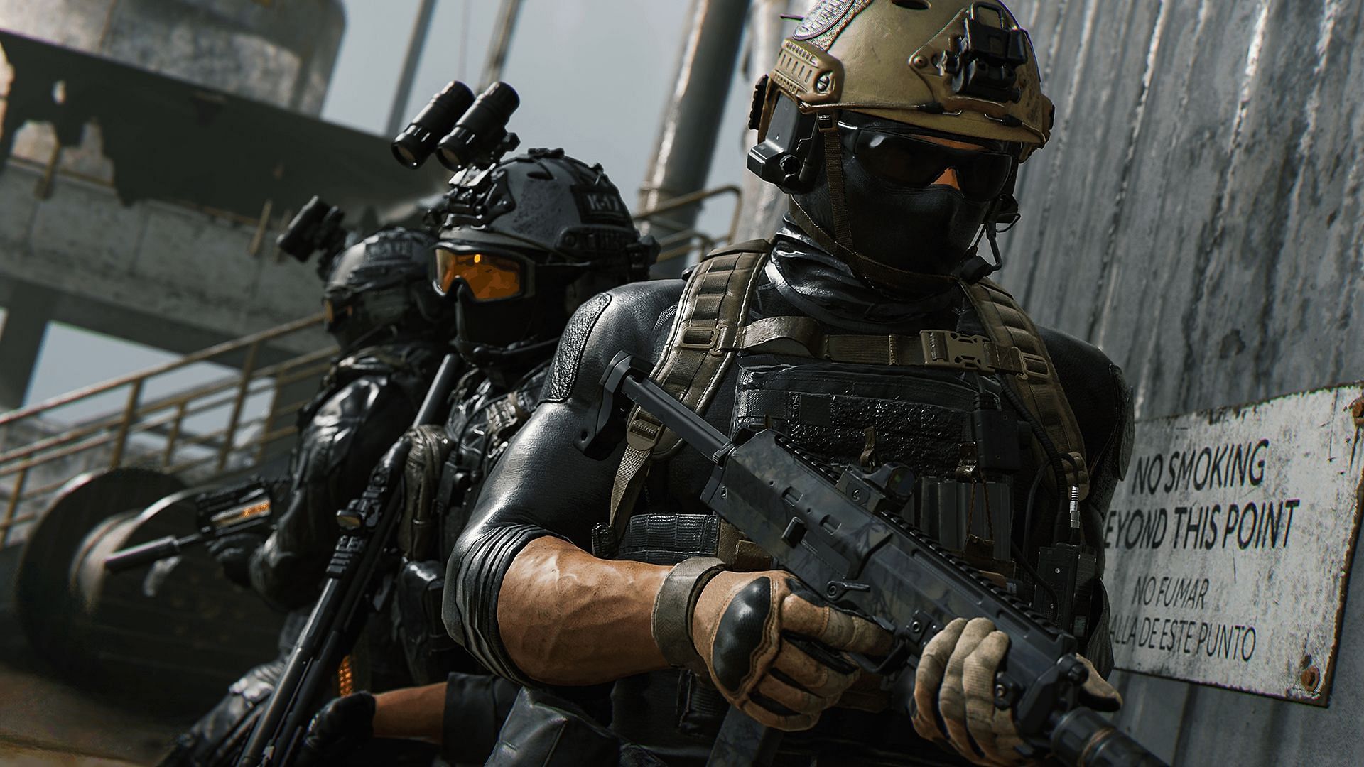 Three masked Operators with their backs against a wall in Call of Duty