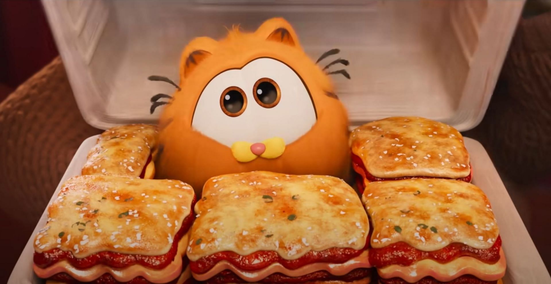 The foodie Garfield (Image via Sony Pictures Entertainment)