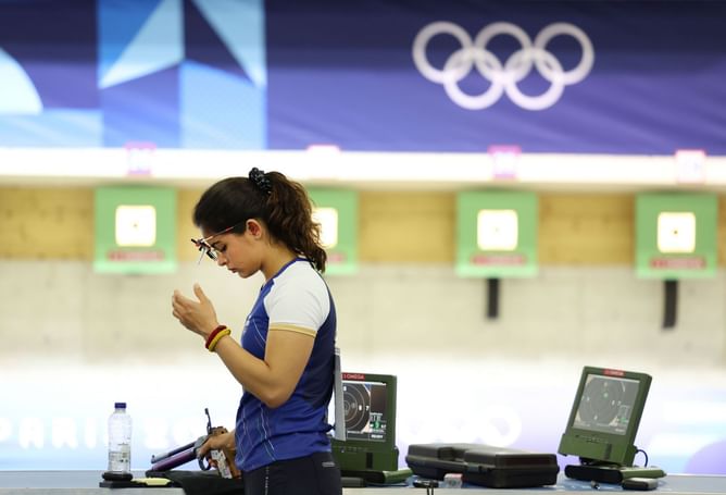 Ranking 5 best shooting performances of Manu Bhaker ft. Paris Olympics 2024 bronze medal