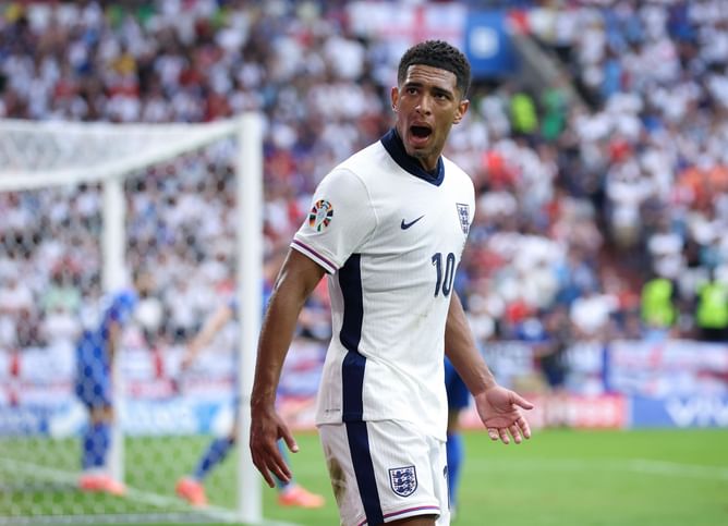“It’s ridiculous” - Alan Shearer slams Liverpool legend who claimed Jude Bellingham should be dropped by England