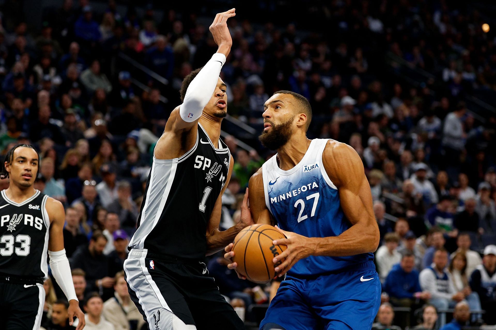 San Antonio Spurs vs. Minnesota Timberwolves (source: Getty)