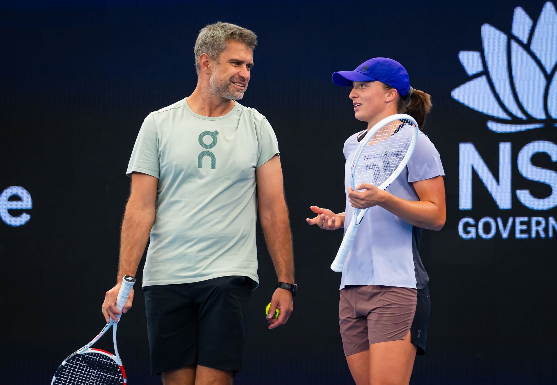 Iga Swiatek with her coach Tomasz Wiktorowski (Source: Getty)