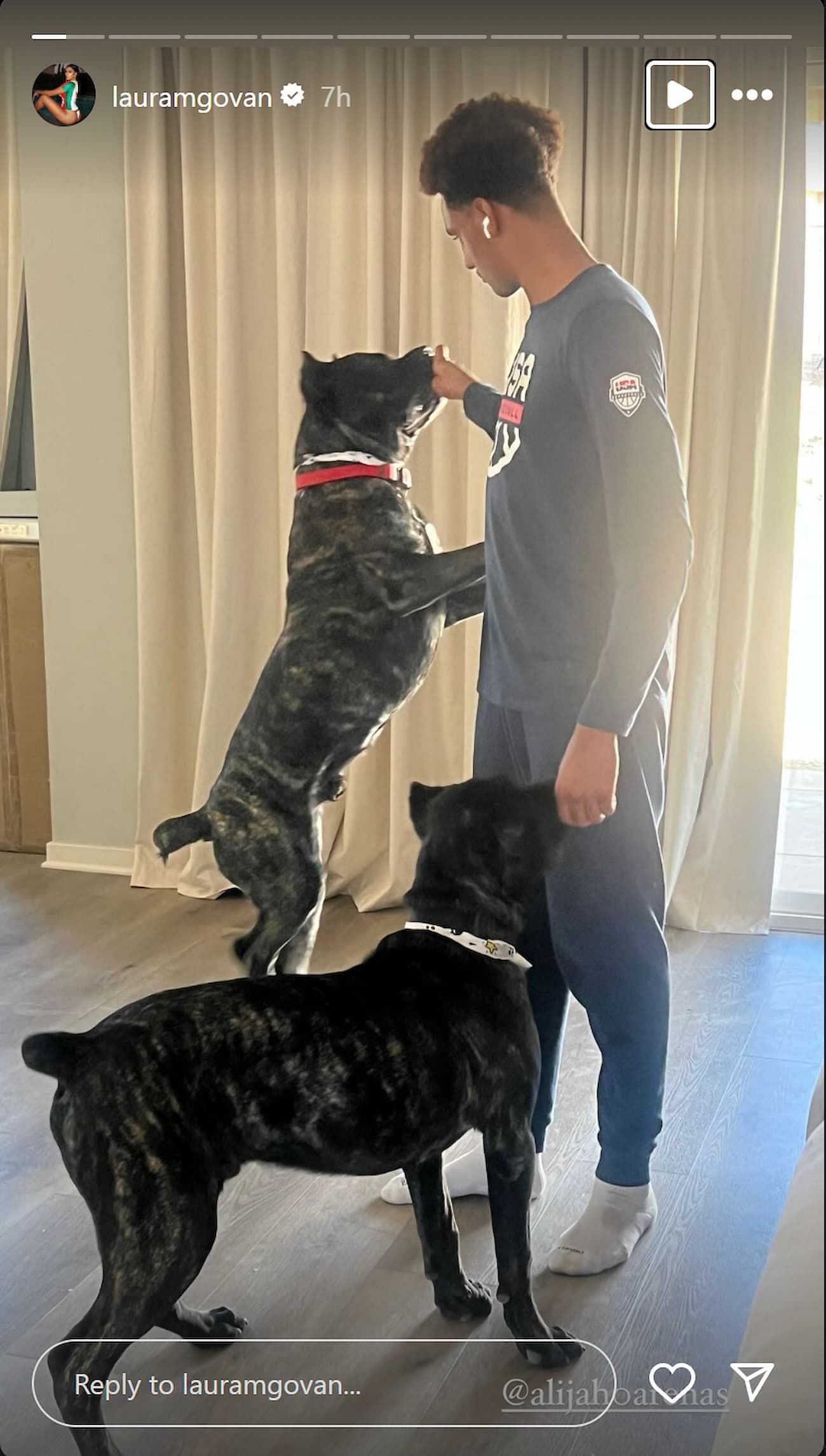 Alijah Arenas with their dogs (Image via Laura Govan&#039;s Instagram)