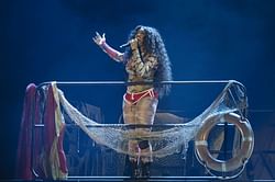 "She's just like me when helping my friends" - Fans react as SZA shares DM from a fan asking her help with their math homework