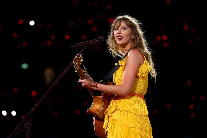 "Taylor needs to sue him RIGHT NOW" — Internet reacts to Trump sharing AI photo of Taylor Swift appearing to endorse ex-president