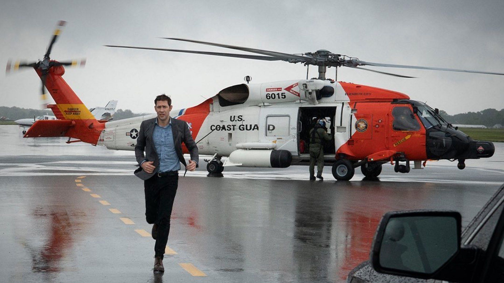 John Krasinski seen in the Paramount TV Studios-produced show Jack Ryan (Image via Facebook/@Jack Ryan)