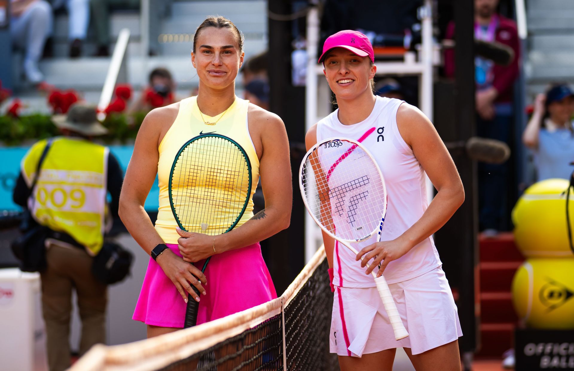 Aryna Sabalenka (L) and Iga Swiatek (Source: Getty)