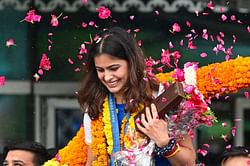 [Watch] Paris Olympics 2024 star Manu Bhaker shows off dance moves at felicitation ceremony