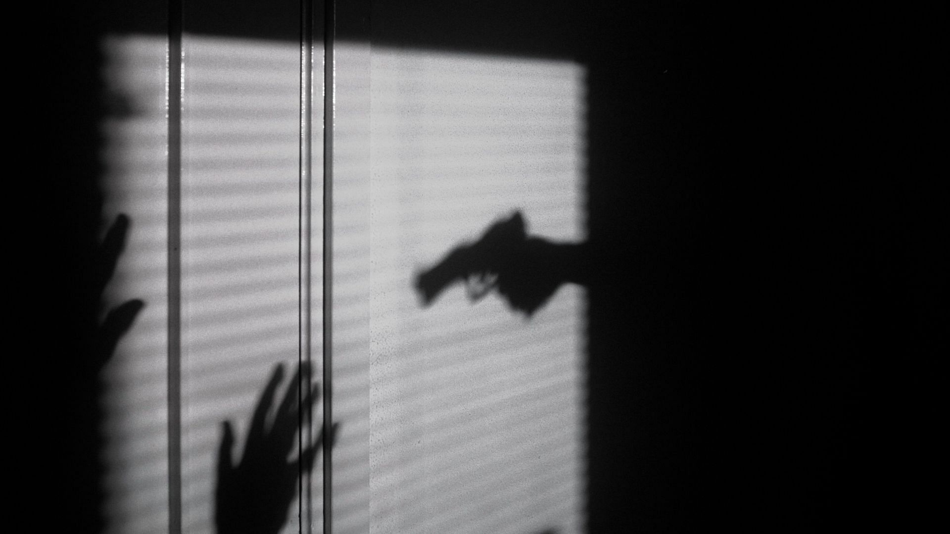 The suspect used a gun to commit the crime (Representative image via Unsplash/ Maxim Hopman)