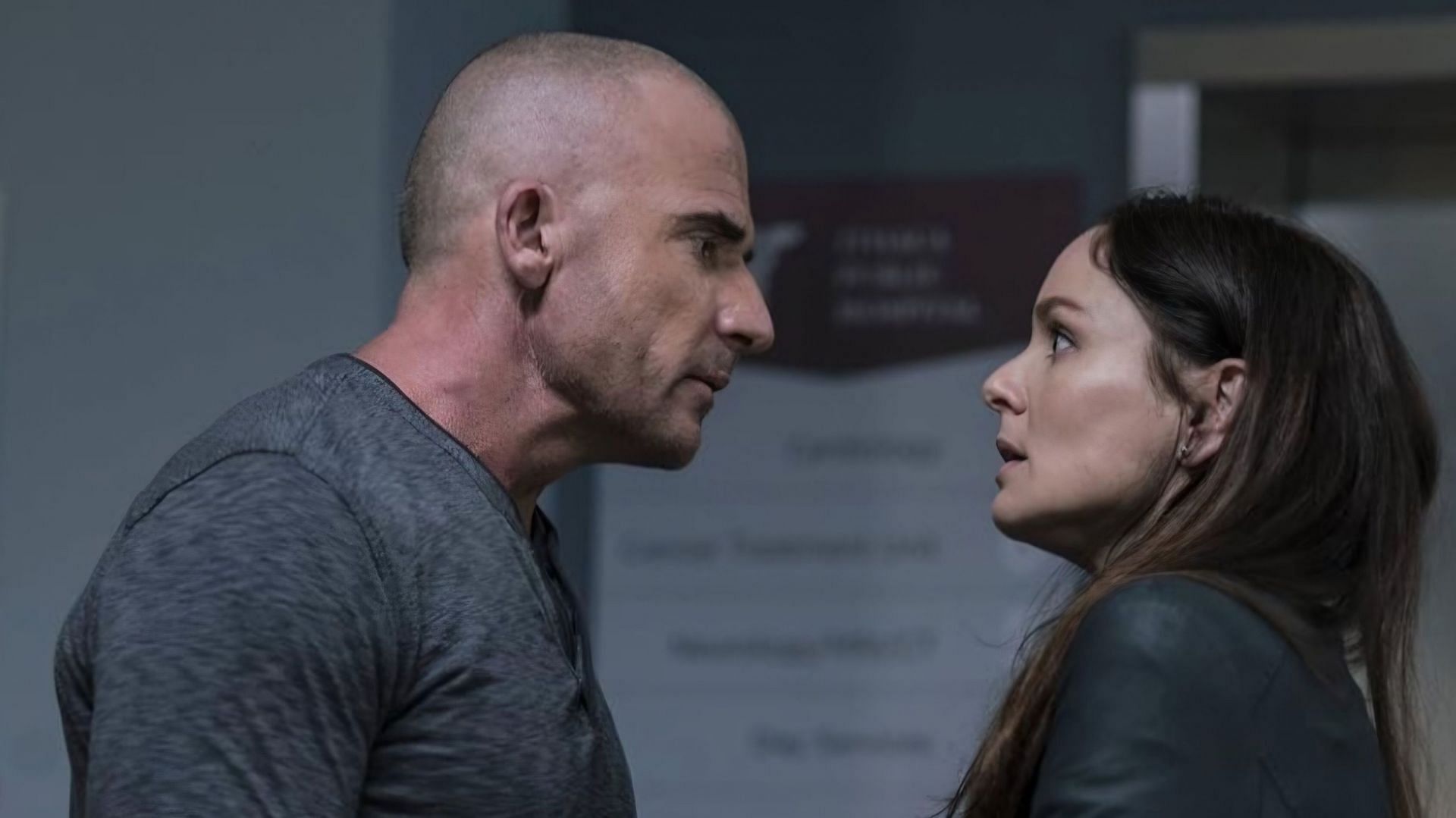 Dominic Purcell as Lincoln Burrows and Sarah Wayne Callies as Sara Scofield (via Fox)