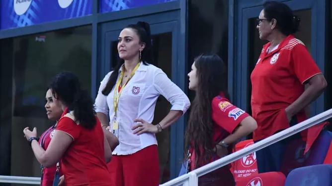 IPL 2025 मेगा ऑक्शन से पहले पंजाब किंग्स की फ्रेंचाइजी में मचा बवाल, प्रीति जिंटा ने टीम के सह-मालिक पर किया केस