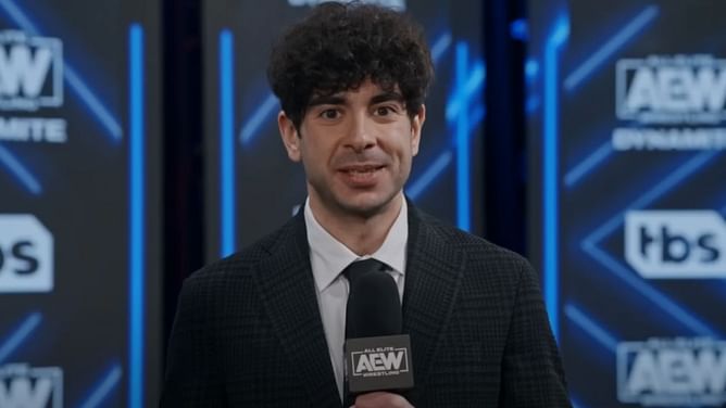 Tony Khan reacts as a 281-day title reign ends at AEW All In