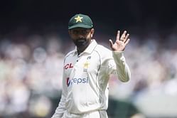 [Watch] Babar Azam helps skipper Shan Masood set the field on Day 3 of 1st PAK vs BAN Test 2024