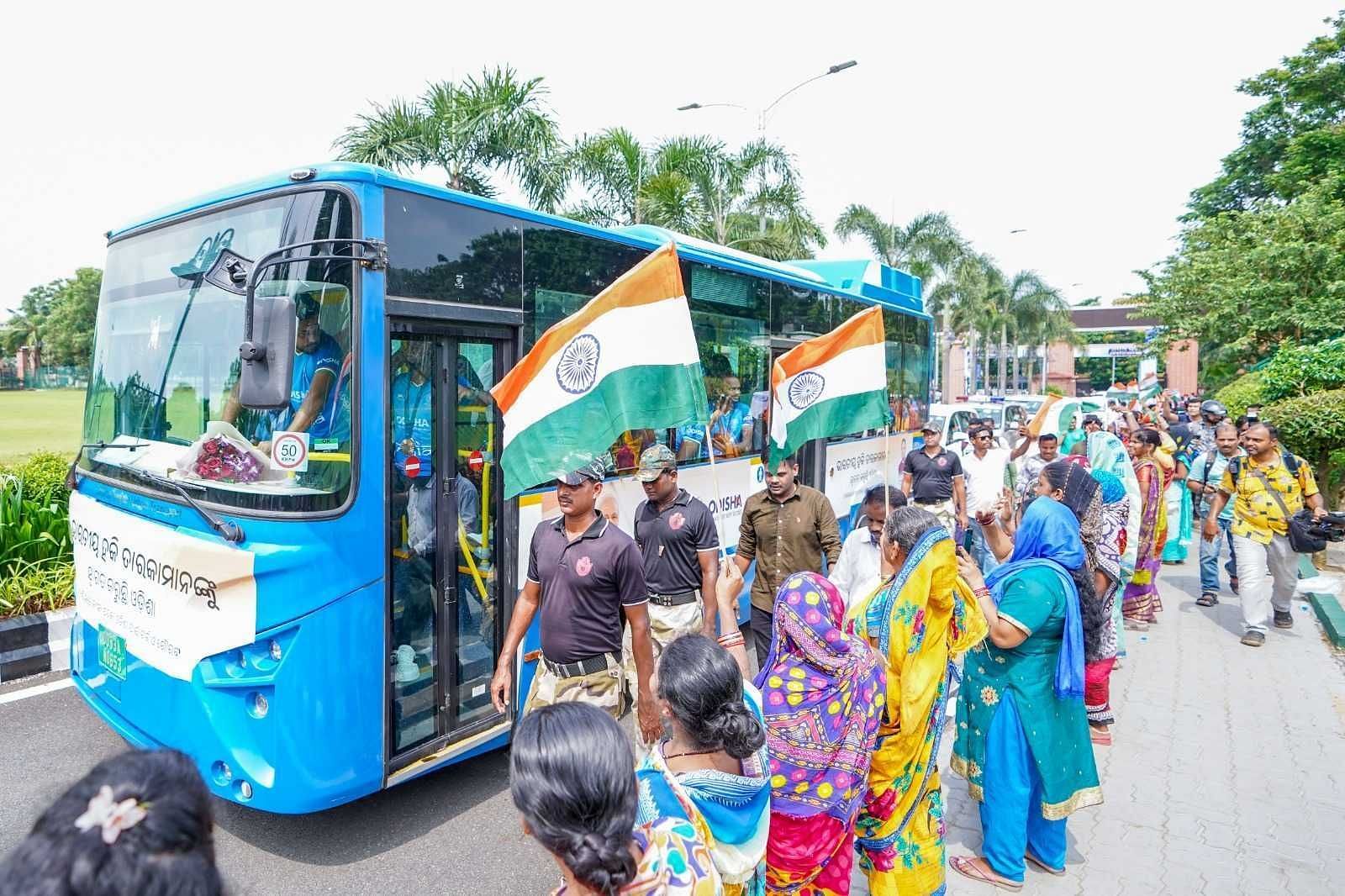 Fans wave the tricolor at the Indian men's hockey team in Bhubaneswar (Image via Hockey India)