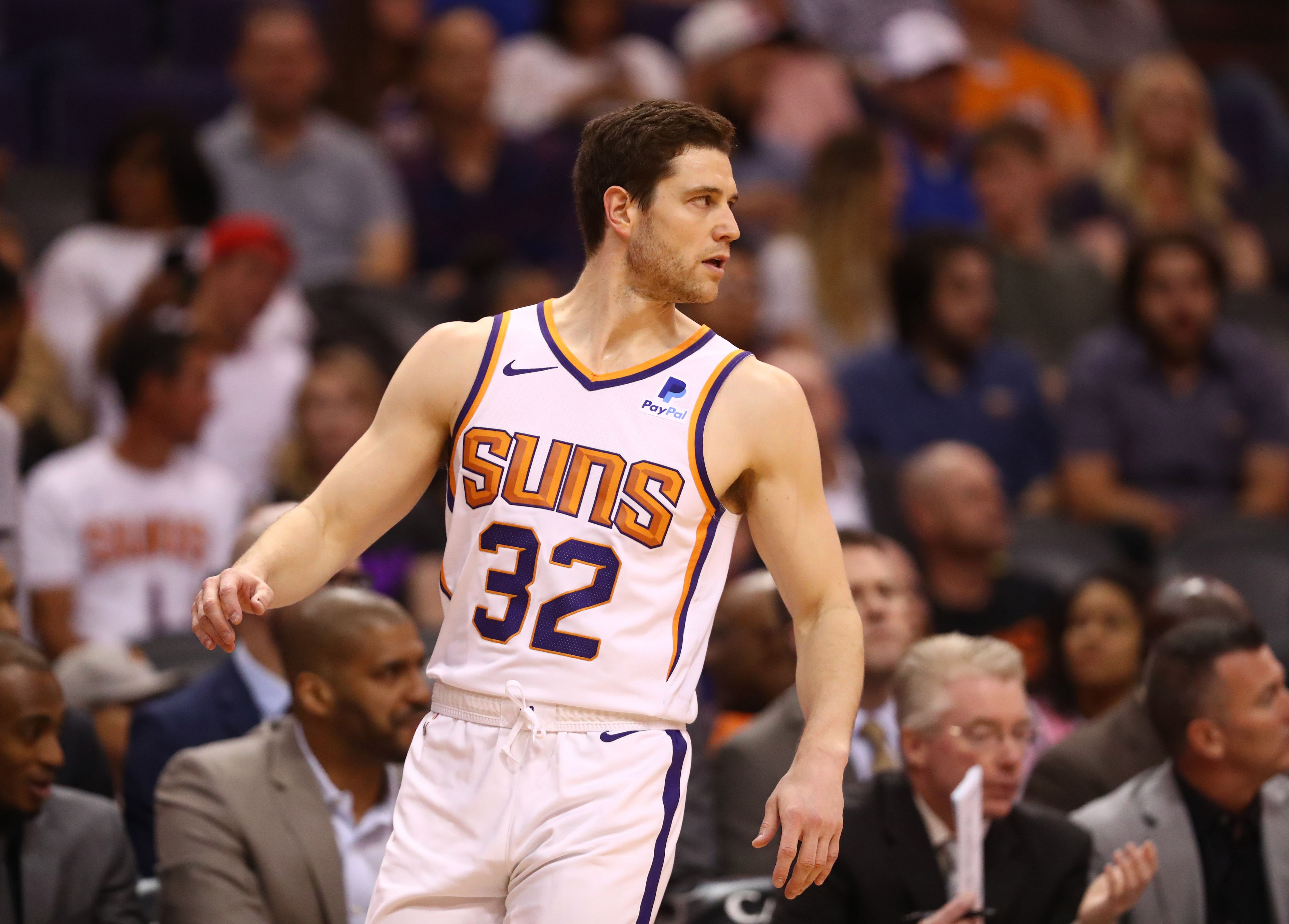 Jimmer Fredette playing for the Phoenix Suns. (Source: Imagn)