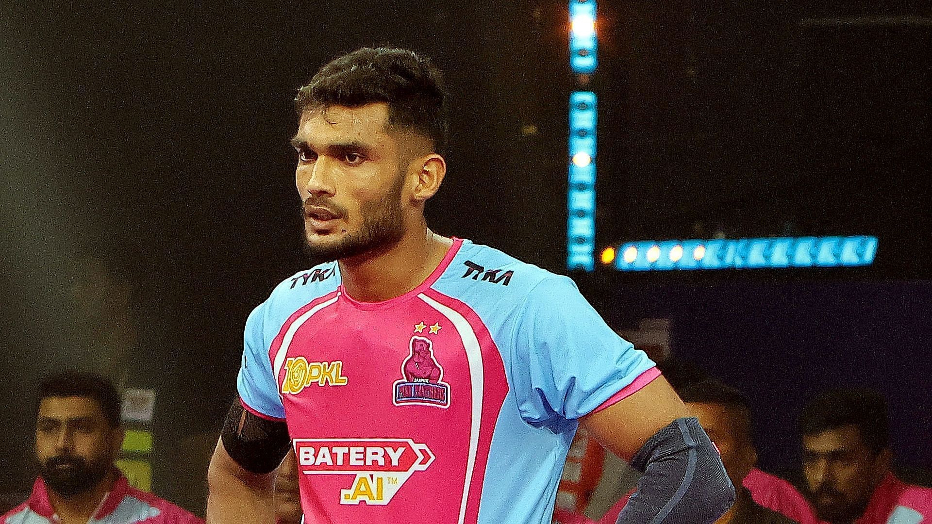 Bhavani Rajput playing for the Jaipur Pink Panthers against the Haryana Steelers in PKL 10 (Image via PKL Media)