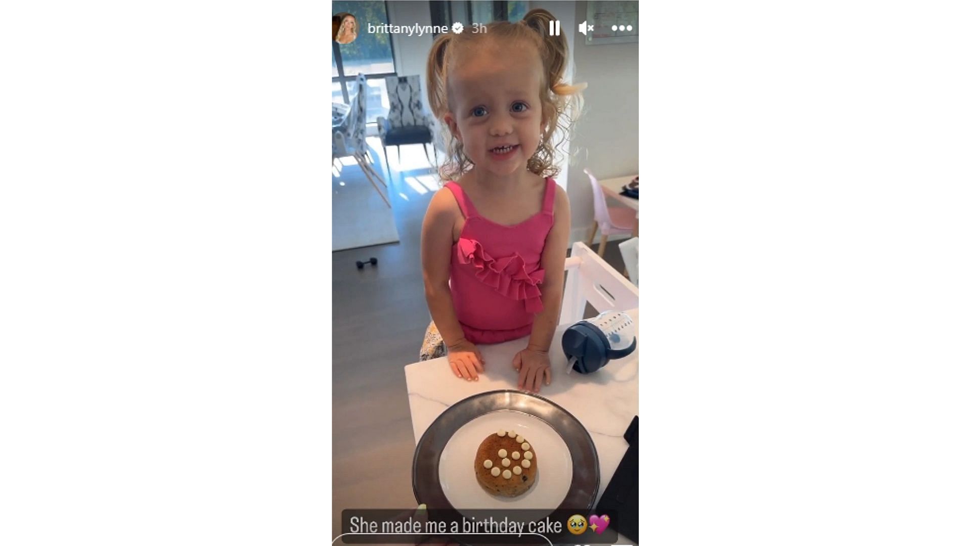 Patrick and Brittany Mahomes&#039; daughter Sterling baked a birthday cake for her [Image credit: @brittanylynne IG]