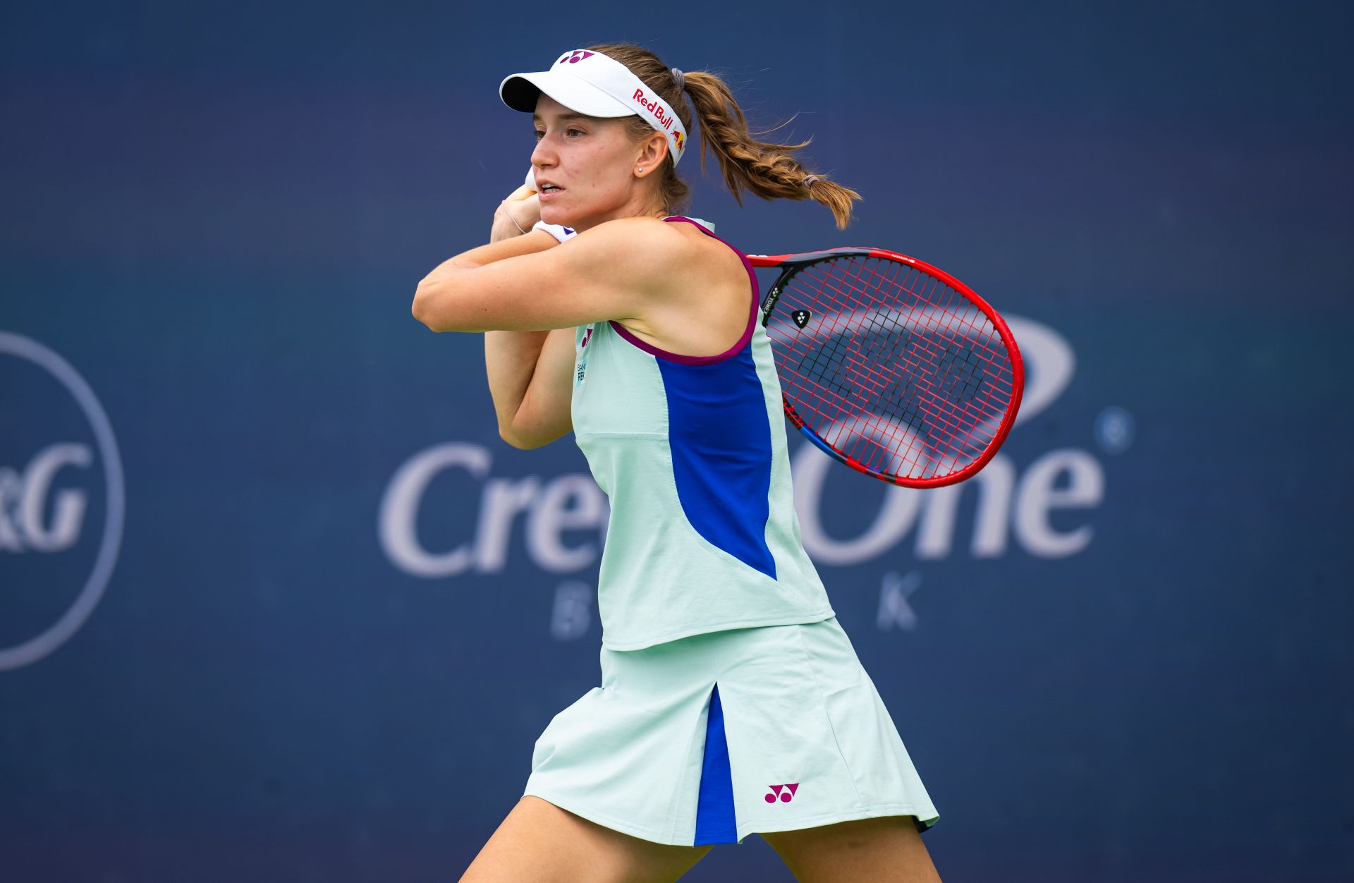 Elena Rybakina in action at the Cincinnati Open (Source: Getty)