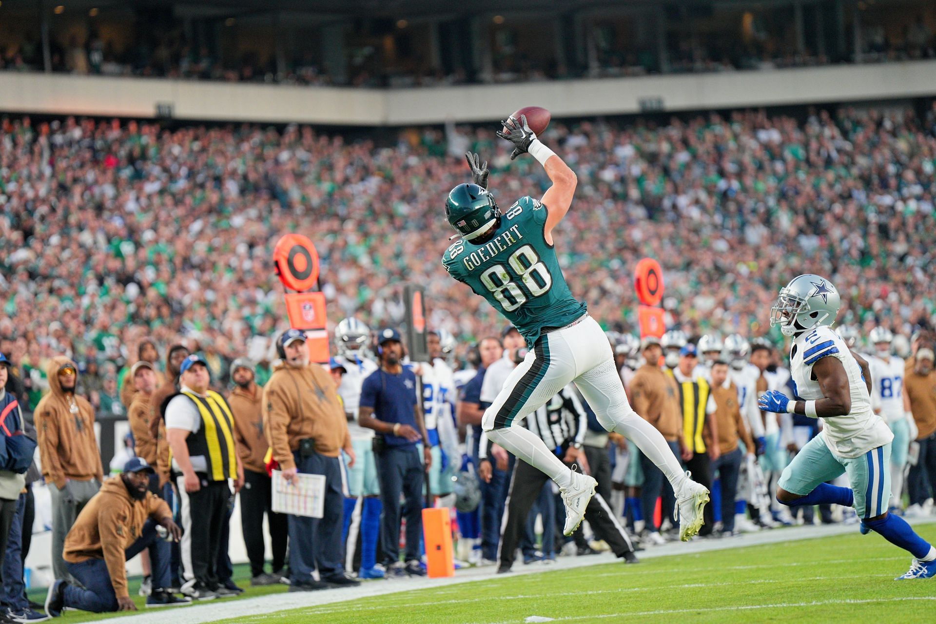 Goedert at Cowboys at Eagles - Source: Getty