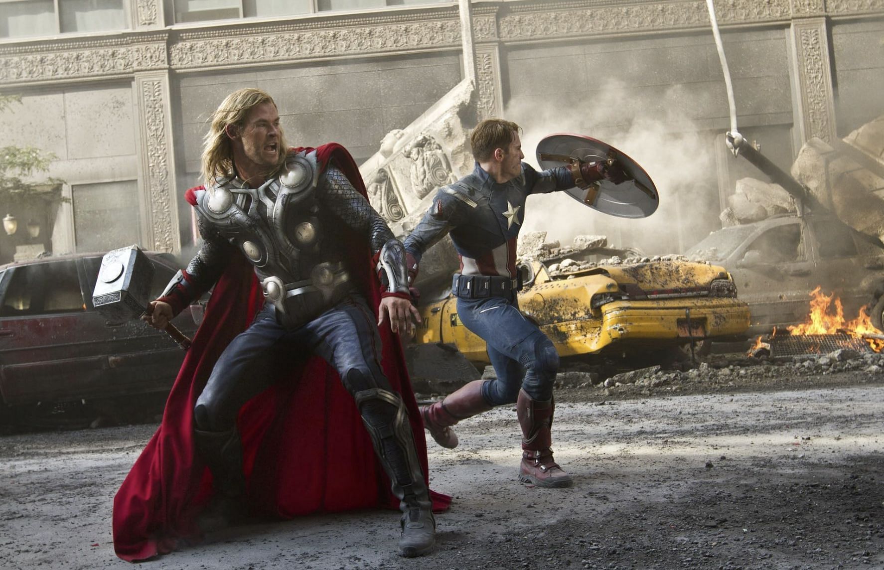 Chris Evans and Chris Hemsworth in The Avengers (Image via Marvel Entertainment)